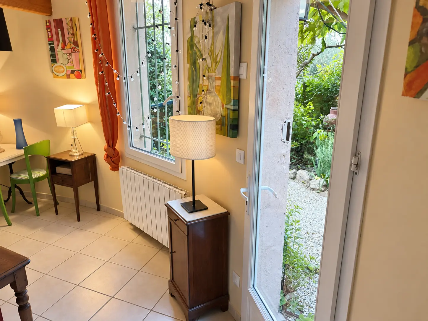 Le séjour ouvert sur le jardin