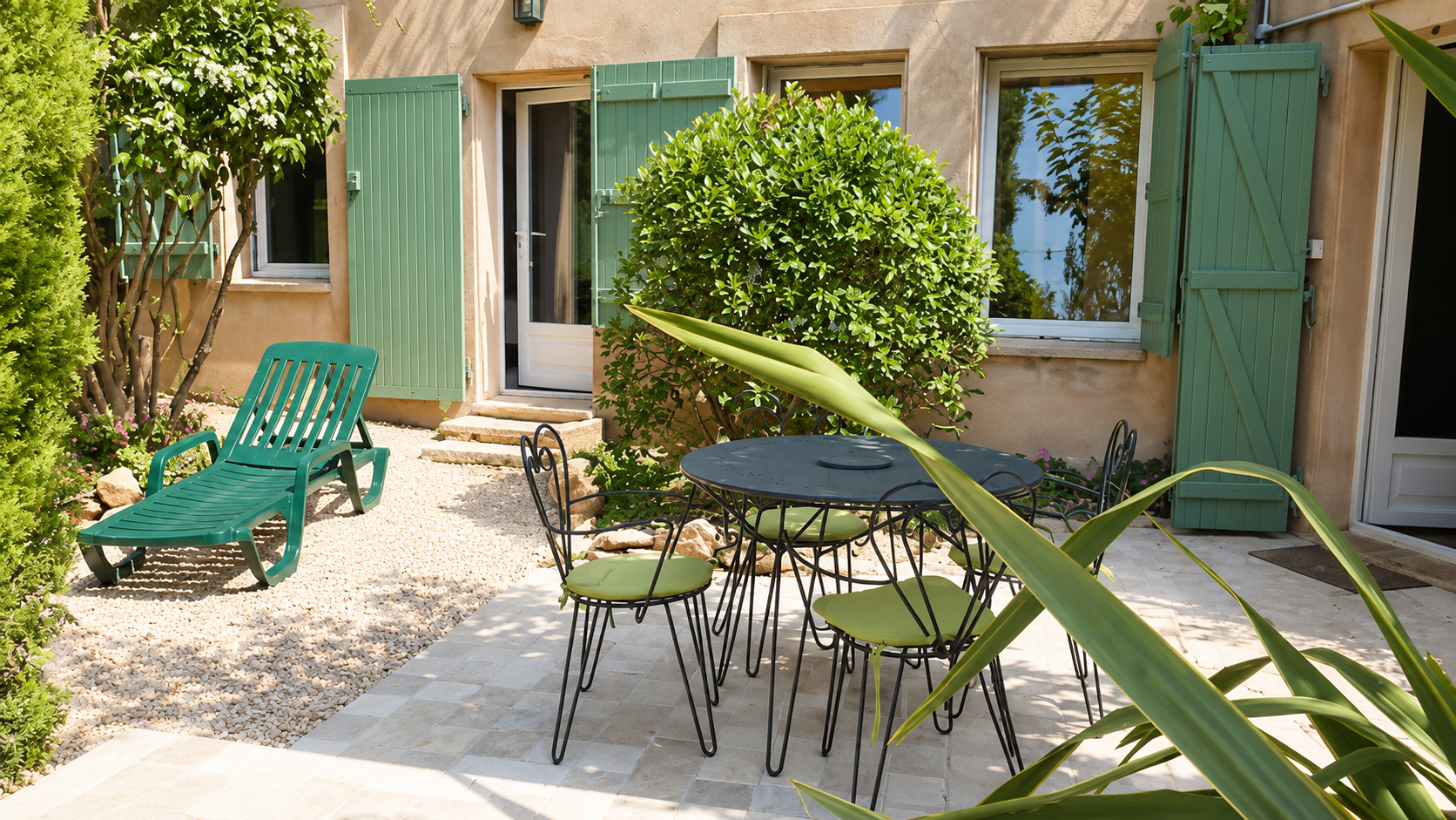 Terrasse privée avec bain de soleil